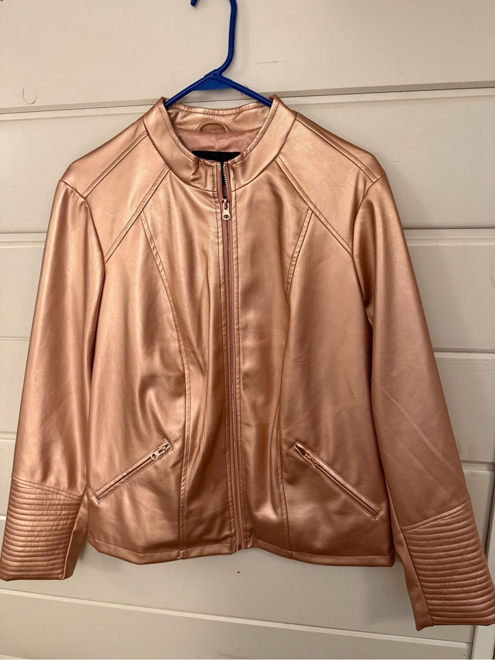 torrid Rose Gold Metallic Faux Leather Zip-Up Jacket. Size 2. 18/20 NWT